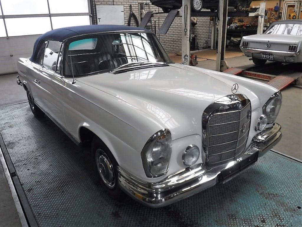 1963 Mercedes - Benz 220SE Cabrio