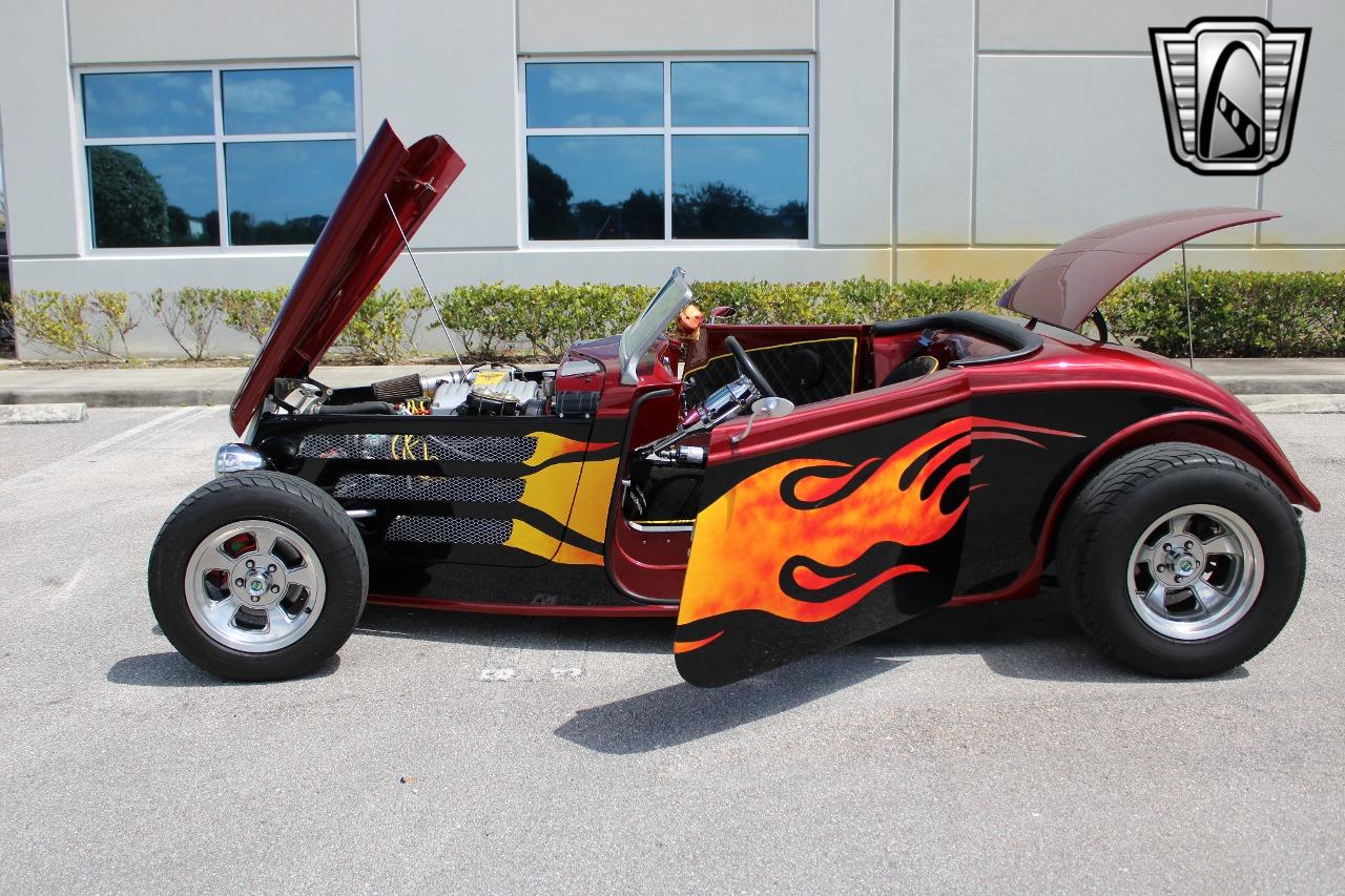 1933 Factory Five Hot Rod