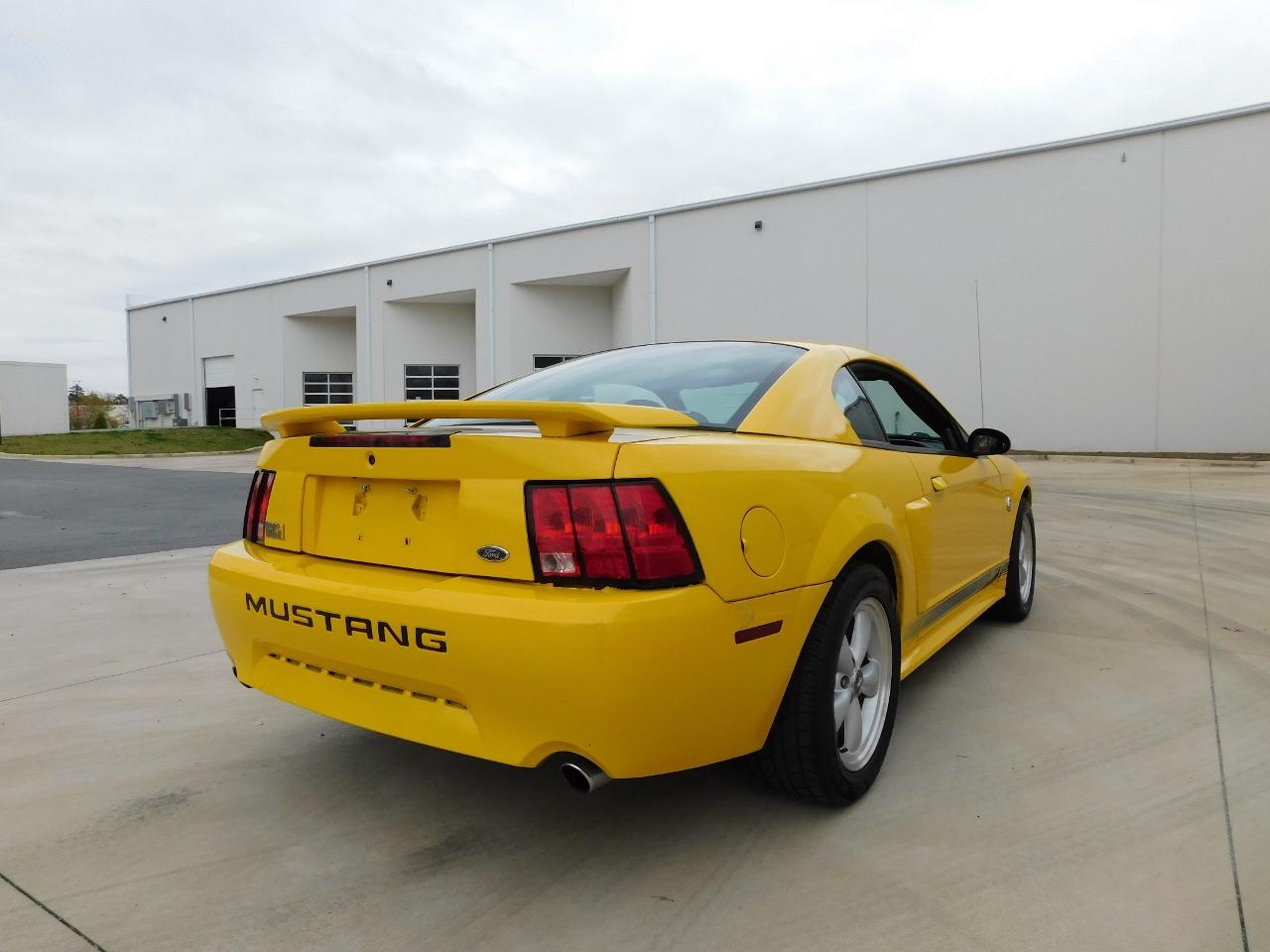 2004 Ford Mustang