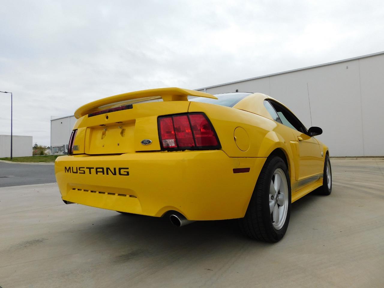 2004 Ford Mustang