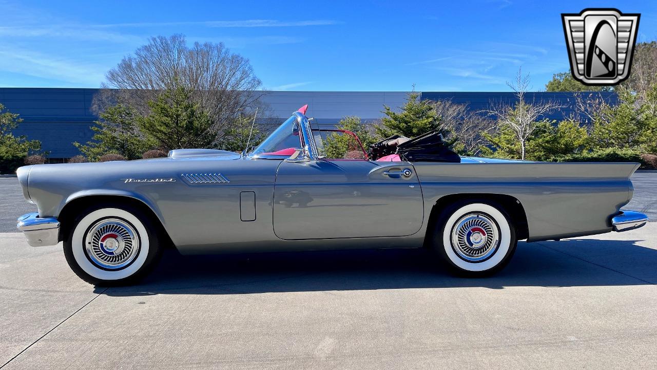 1957 Ford Thunderbird