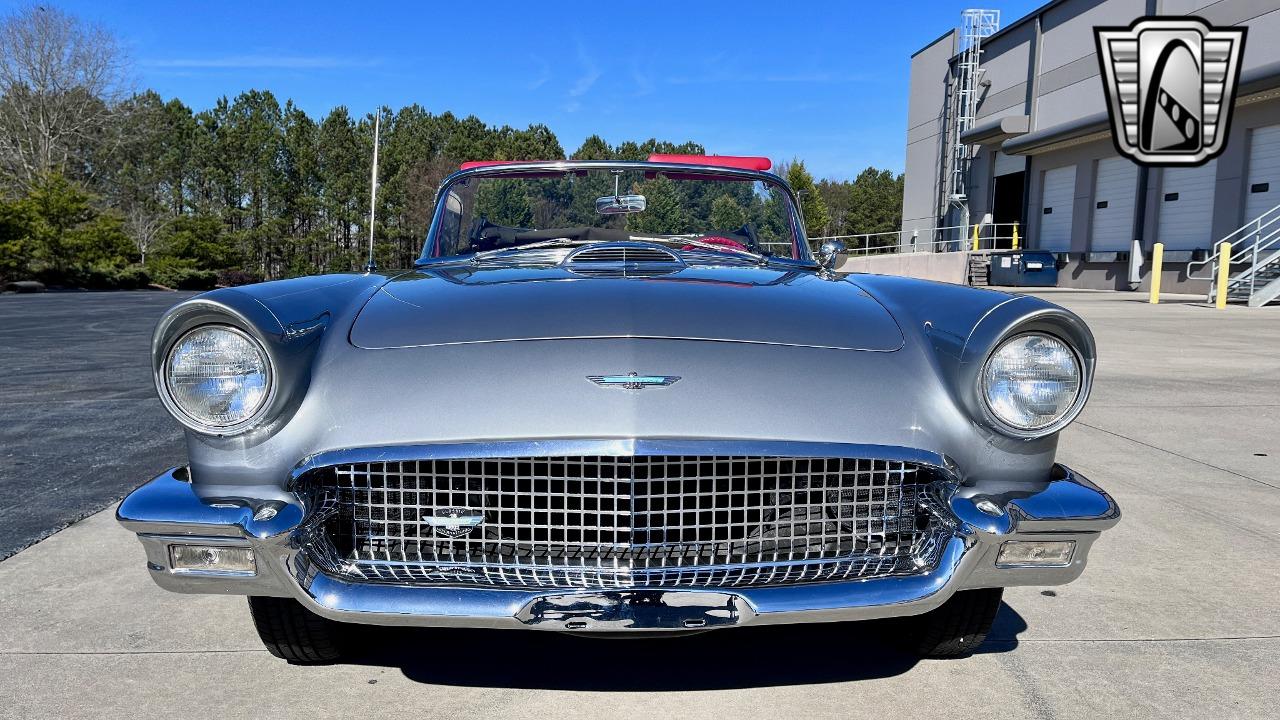 1957 Ford Thunderbird