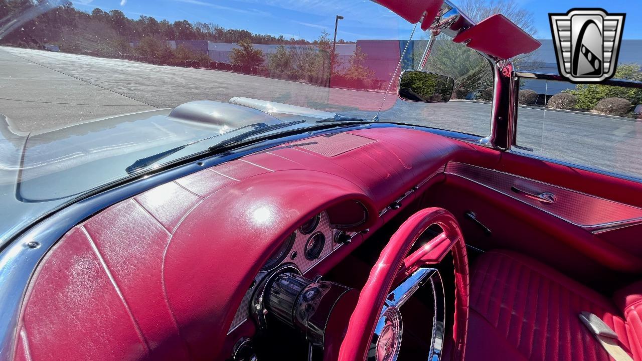 1957 Ford Thunderbird