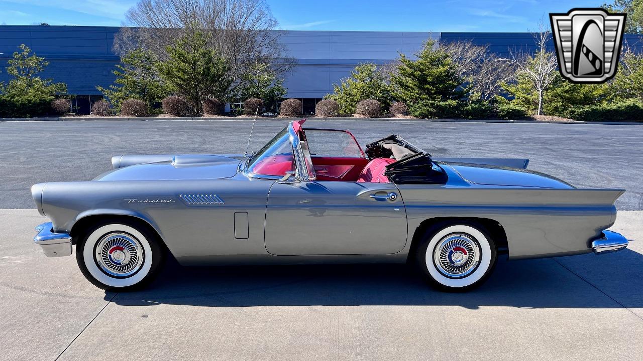 1957 Ford Thunderbird