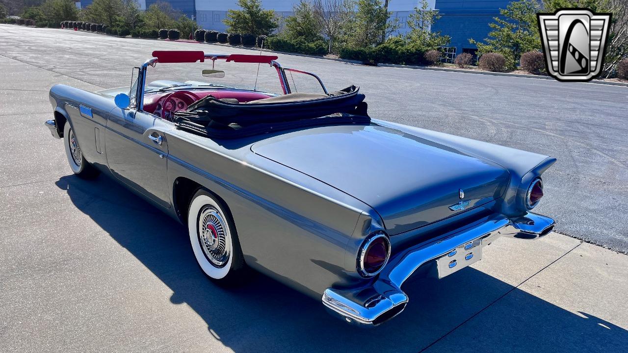 1957 Ford Thunderbird