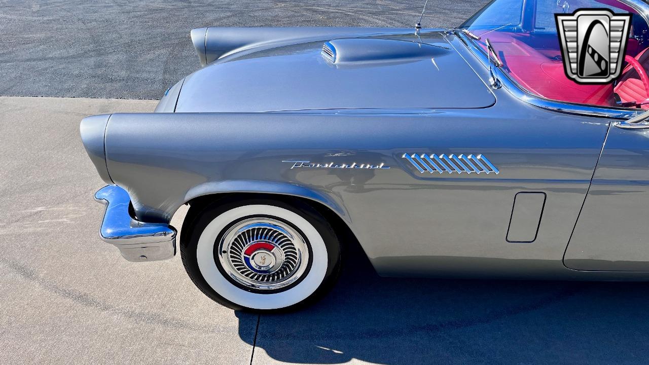 1957 Ford Thunderbird