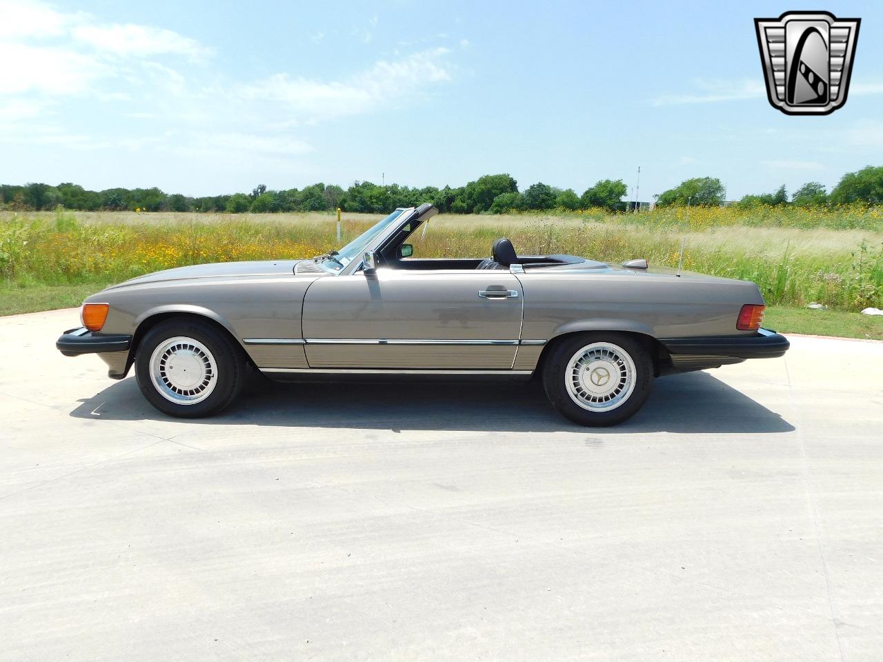 1987 Mercedes - Benz 560SL