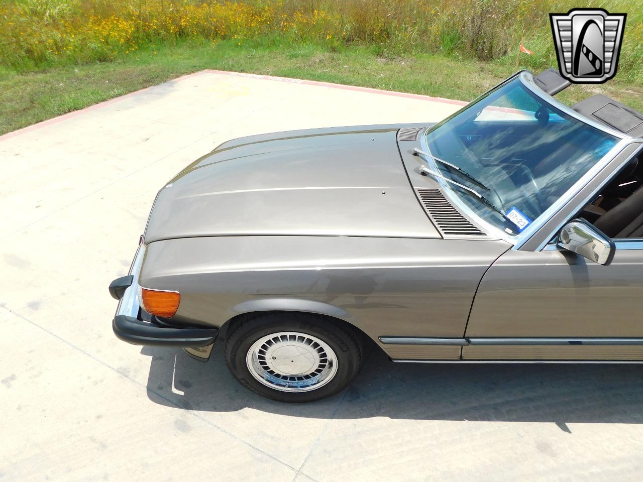 1987 Mercedes - Benz 560SL