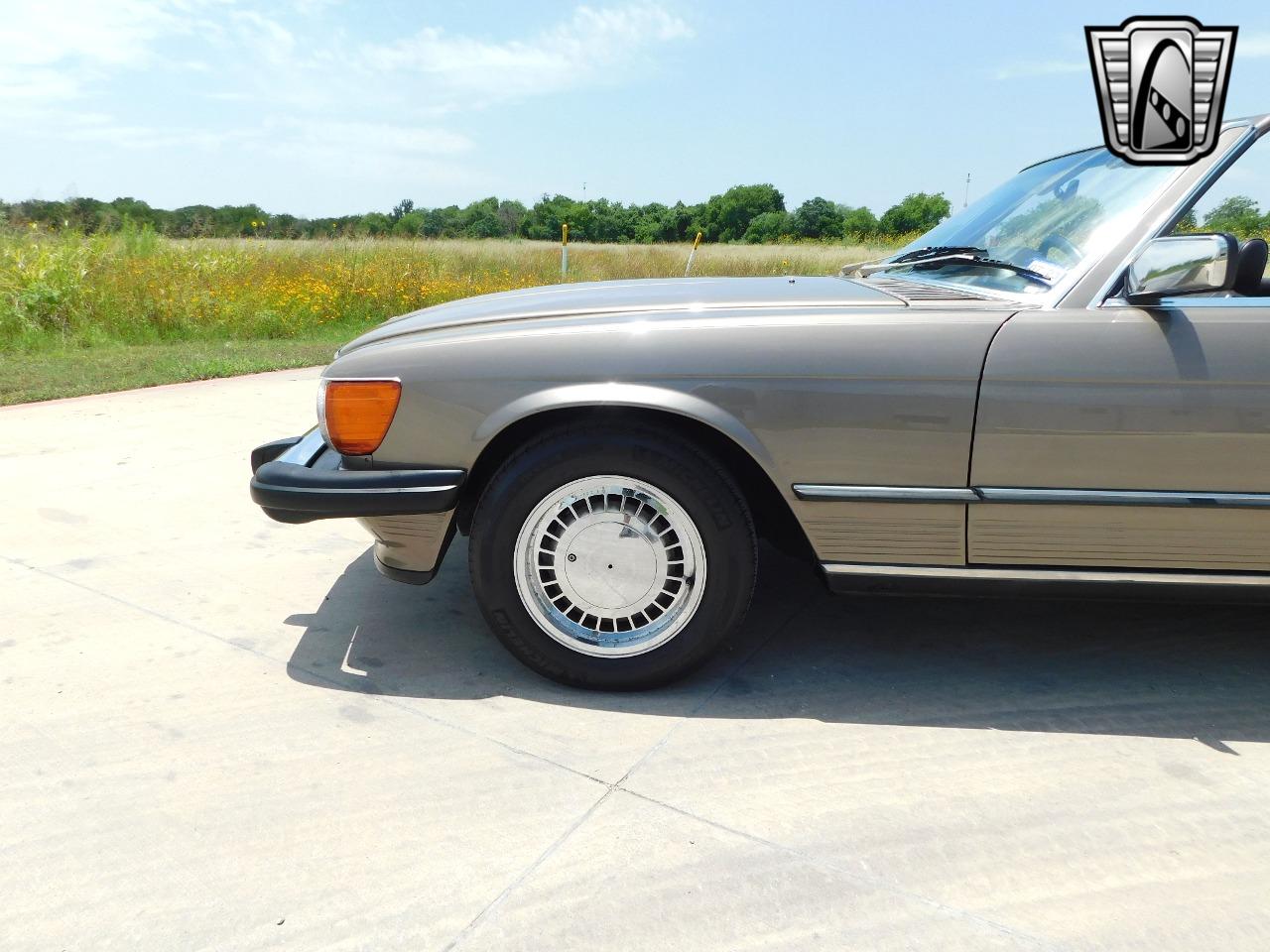 1987 Mercedes - Benz 560SL