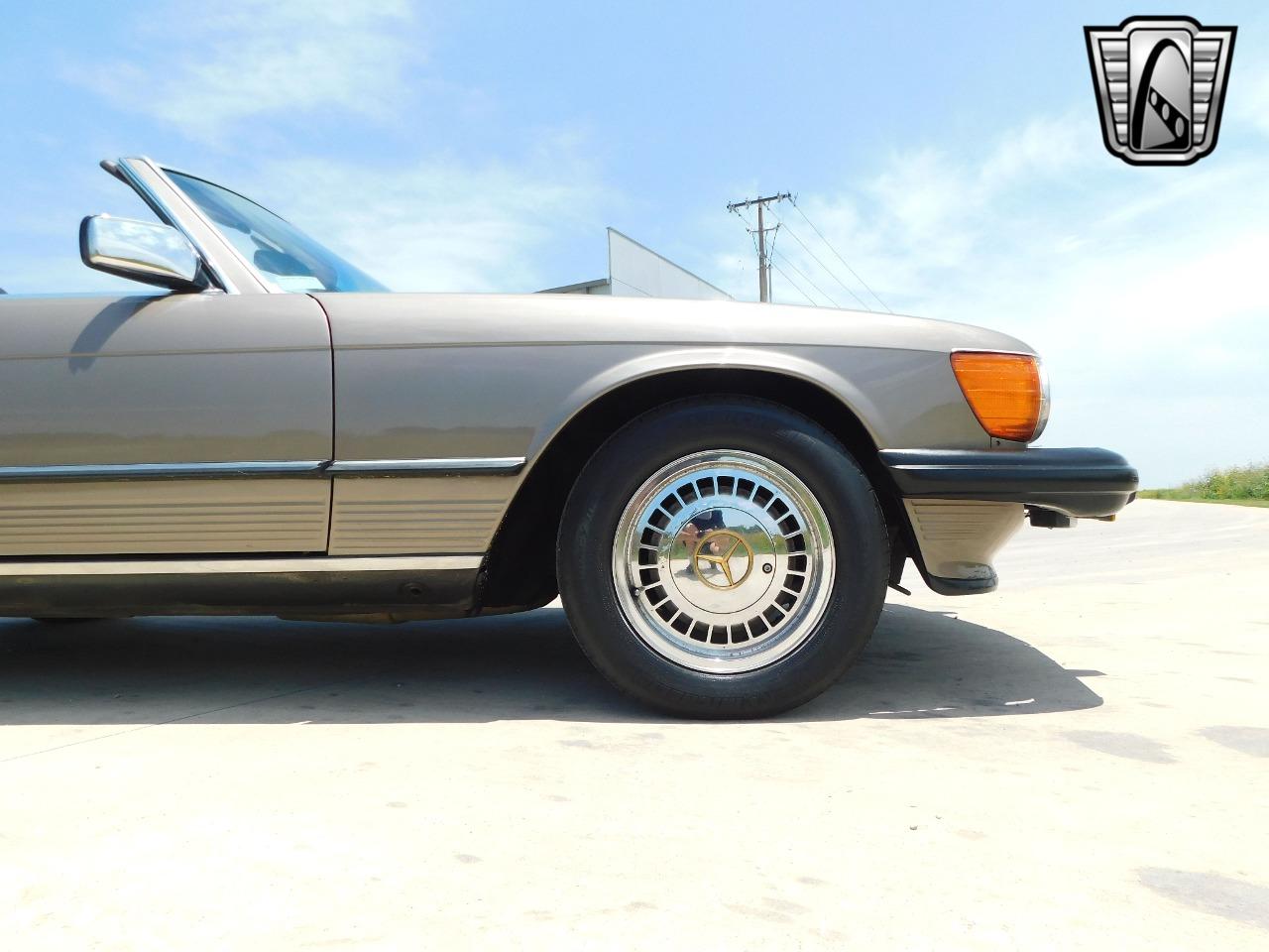 1987 Mercedes - Benz 560SL