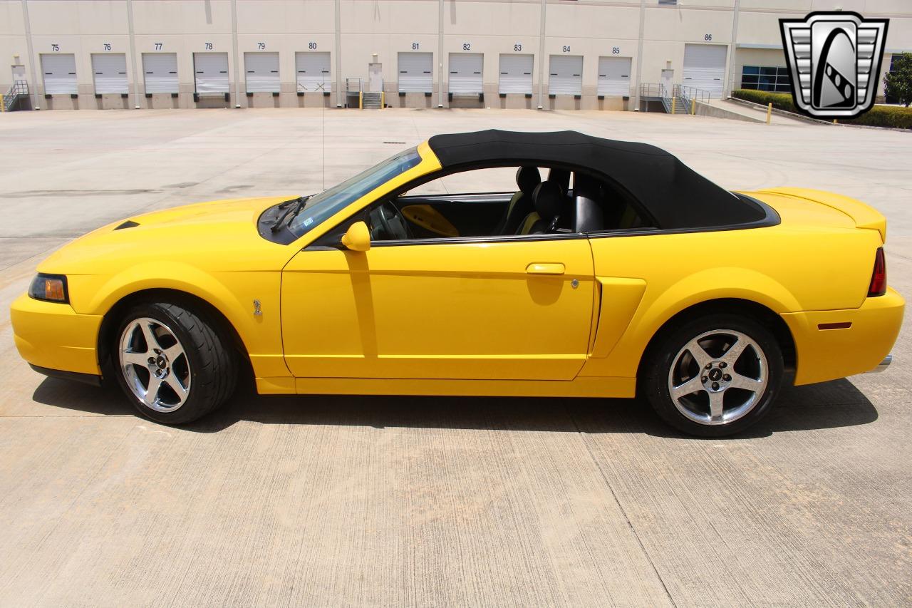 2004 Ford Mustang