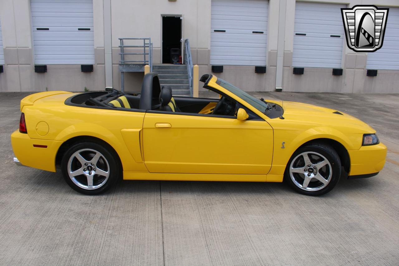 2004 Ford Mustang