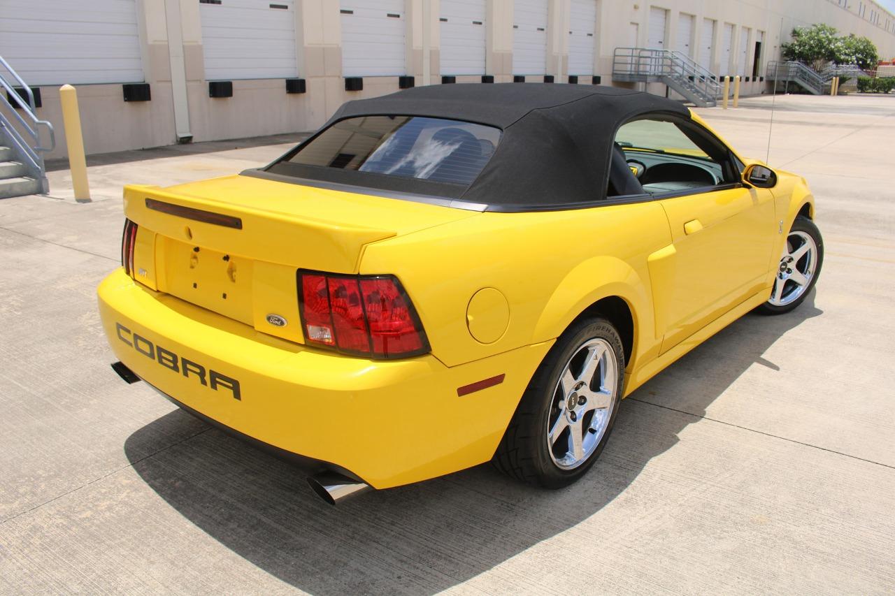 2004 Ford Mustang