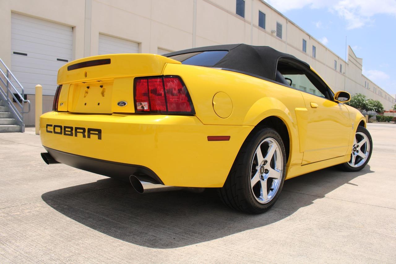 2004 Ford Mustang