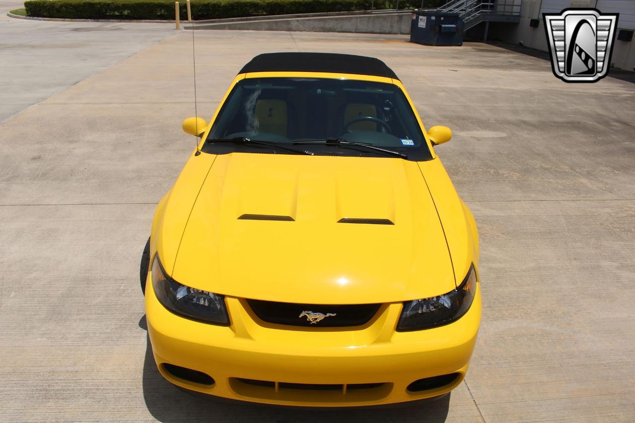 2004 Ford Mustang