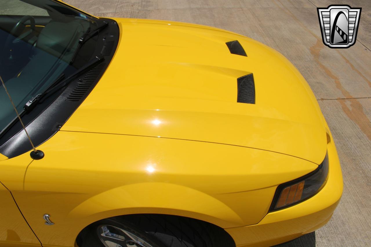 2004 Ford Mustang