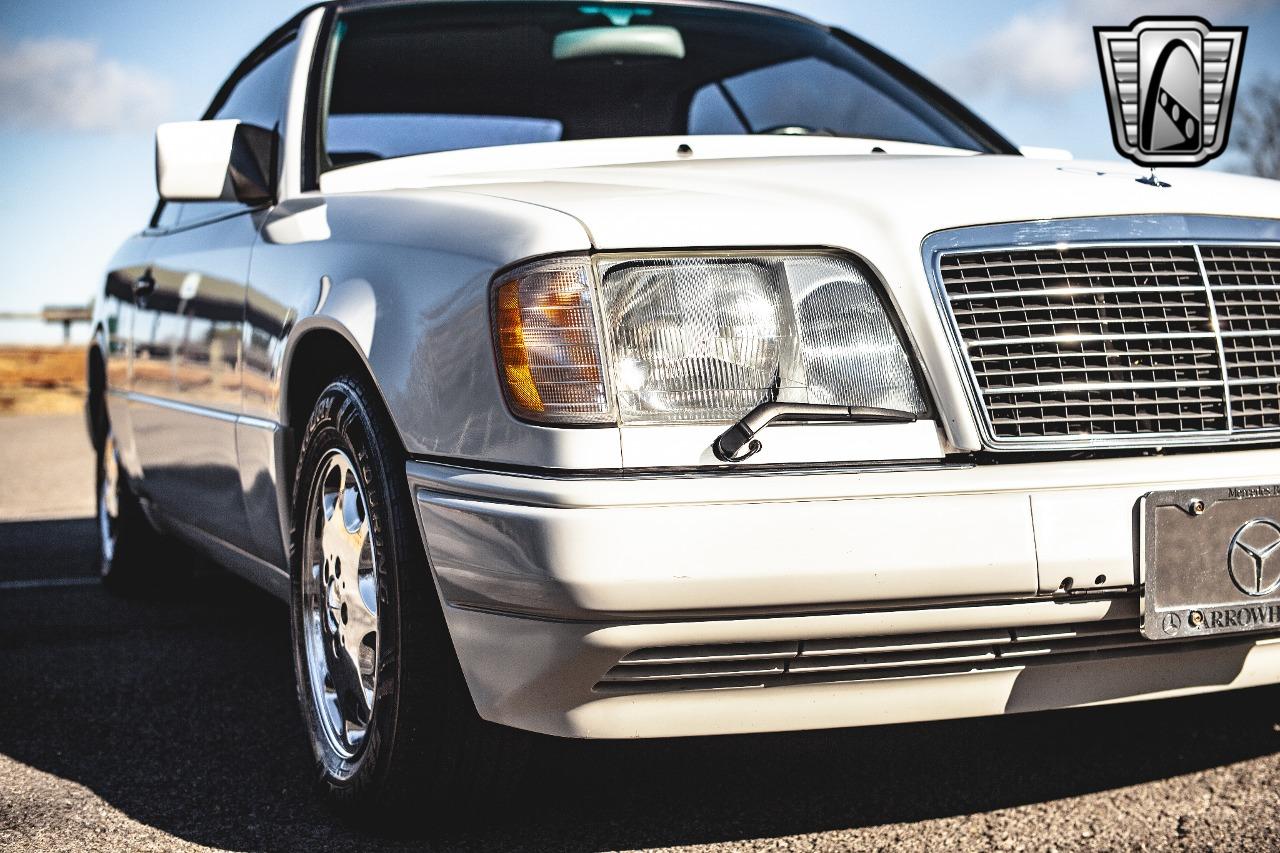 1995 Mercedes - Benz E320