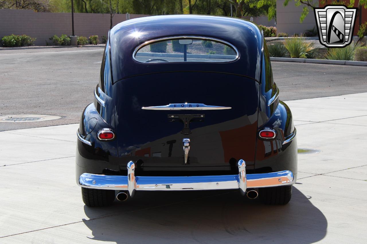 1948 Ford Deluxe