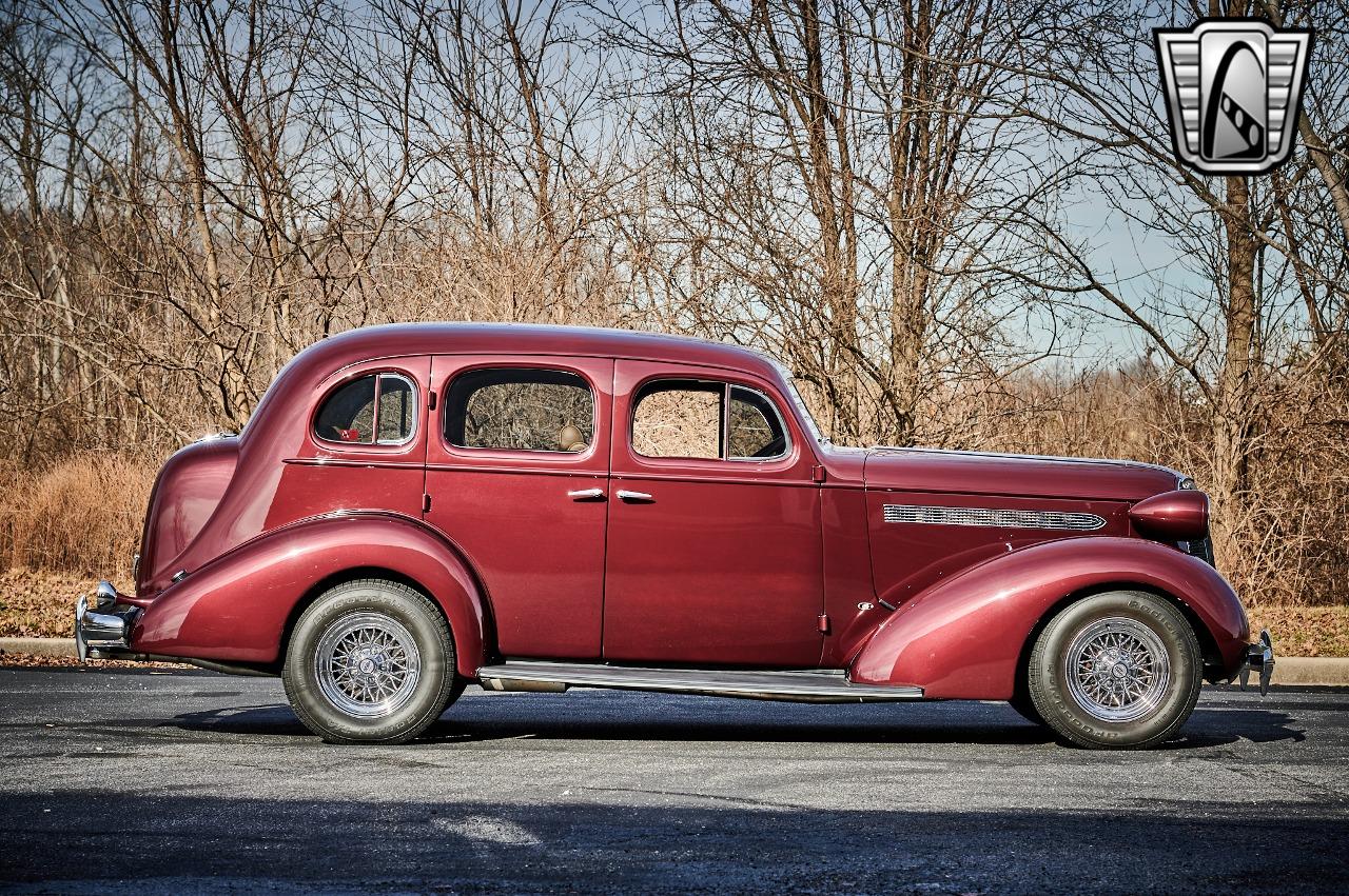 1936 Pontiac Sedan