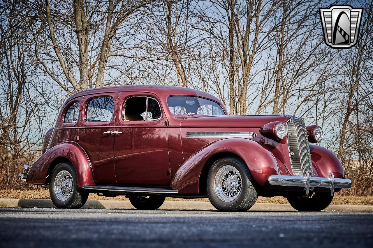 1936 Pontiac Sedan