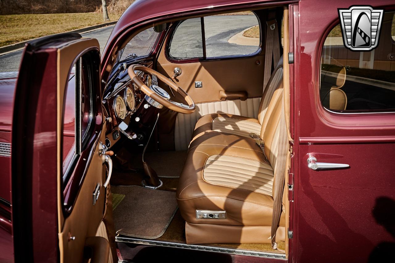 1936 Pontiac Sedan