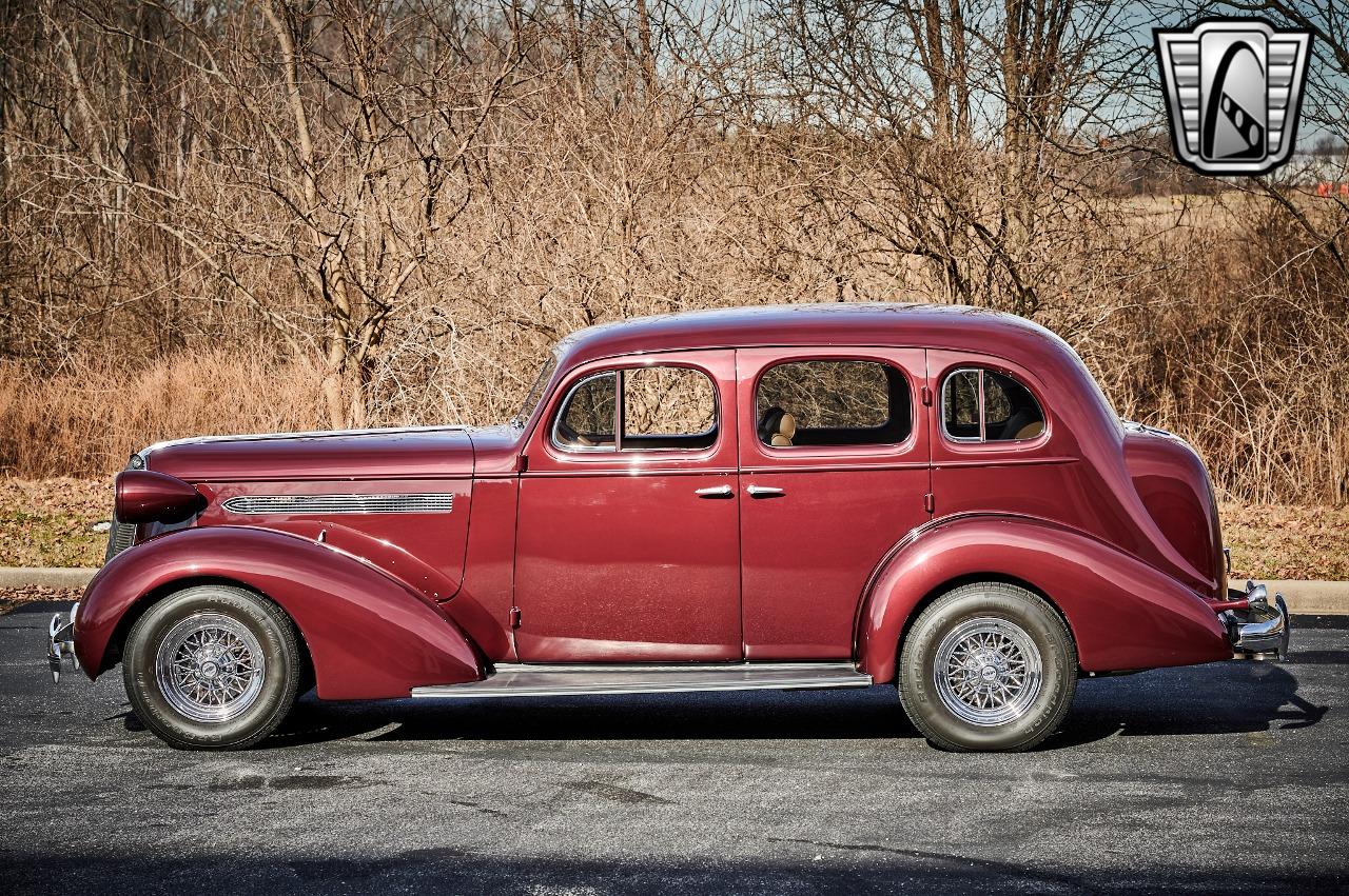 1936 Pontiac Sedan