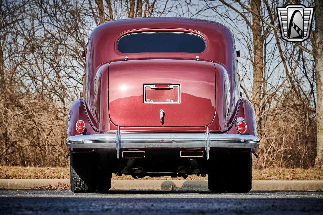 1936 Pontiac Sedan