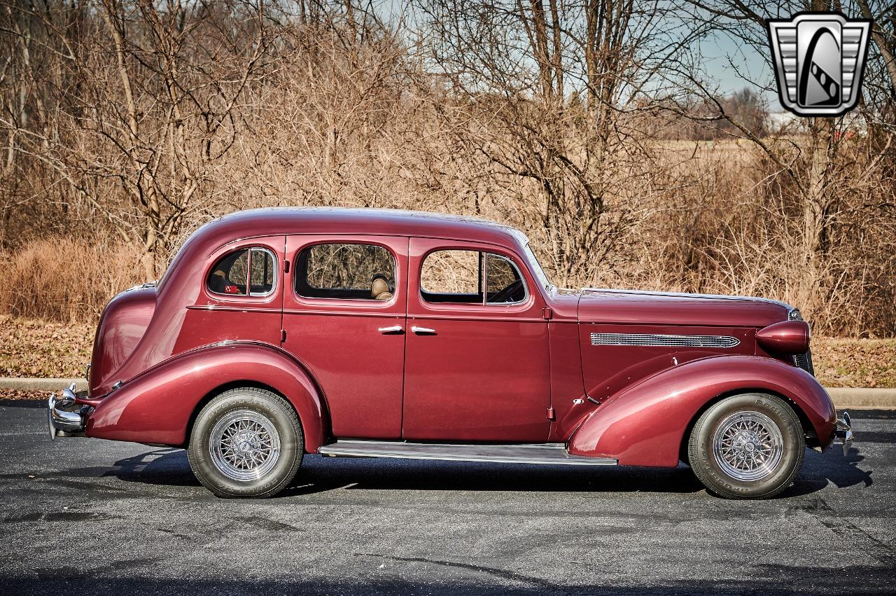 1936 Pontiac Sedan