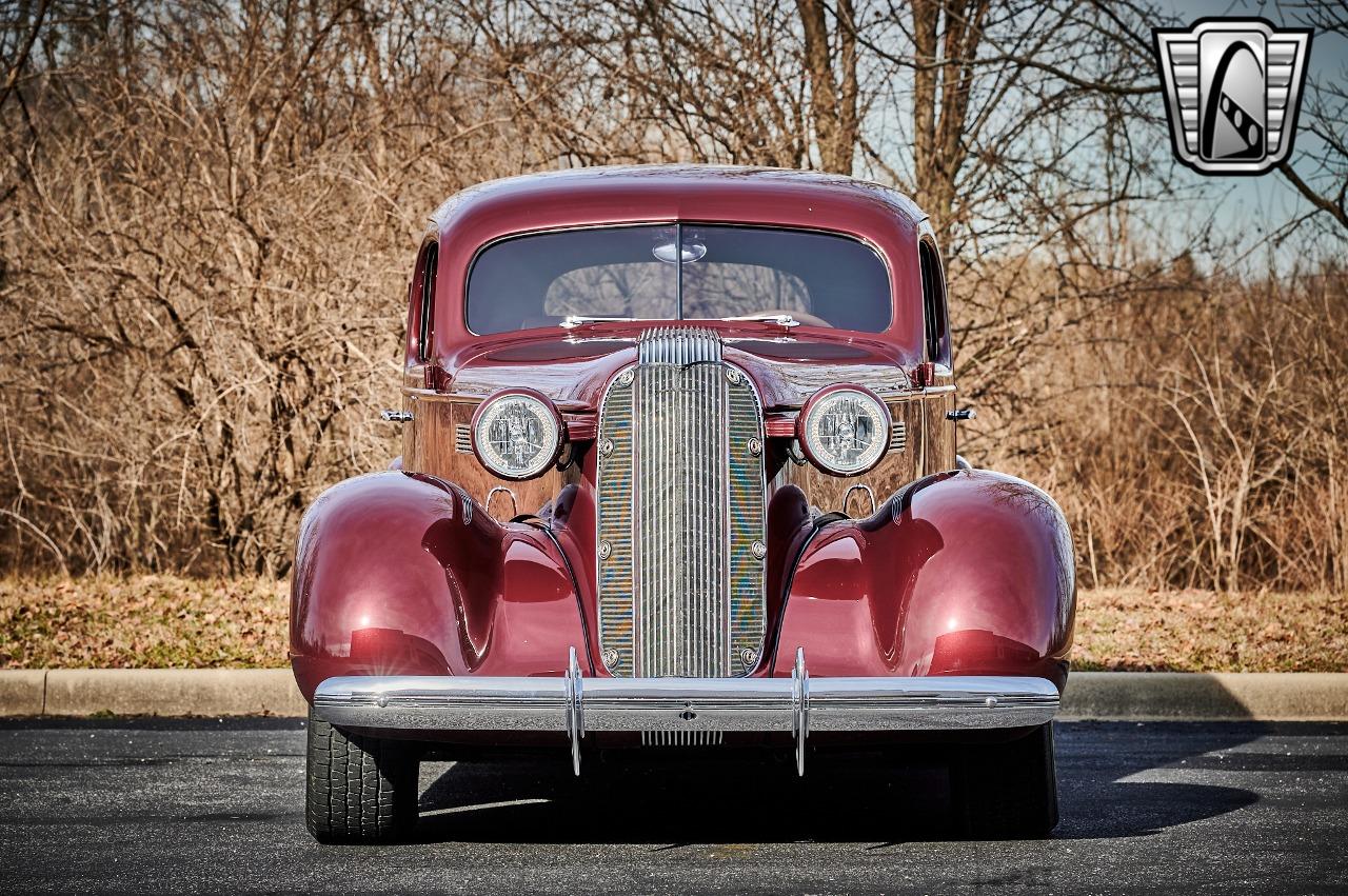 1936 Pontiac Sedan