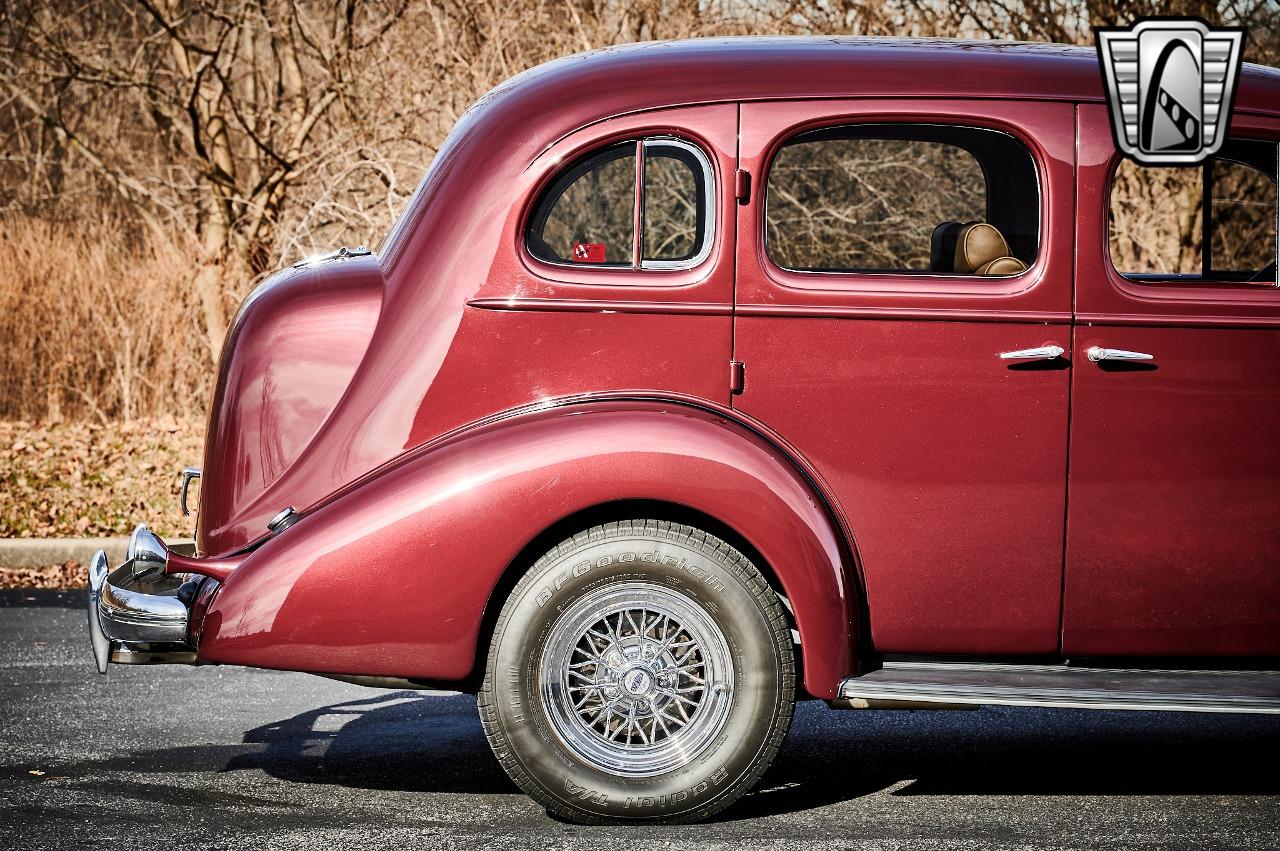 1936 Pontiac Sedan