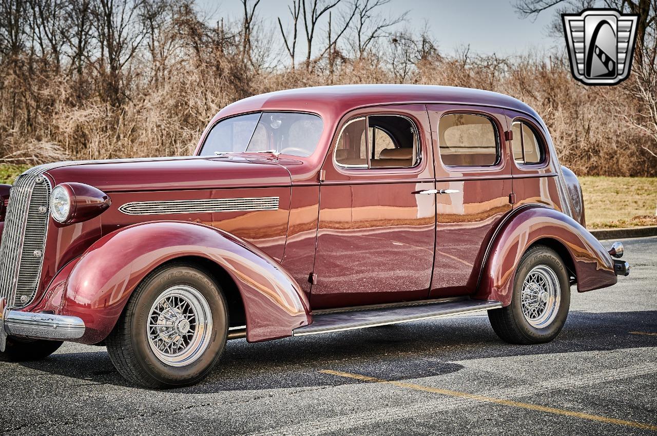 1936 Pontiac Sedan