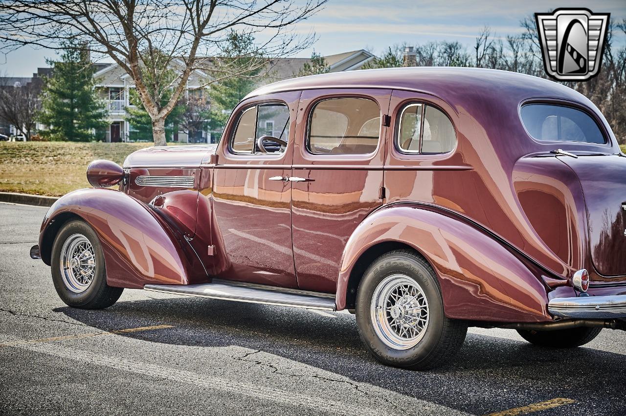 1936 Pontiac Sedan