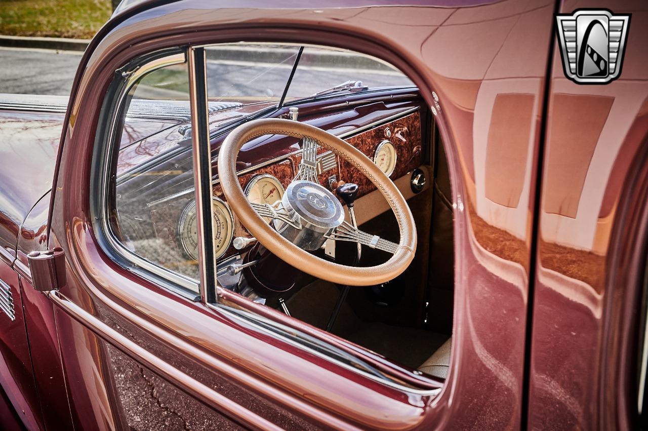 1936 Pontiac Sedan