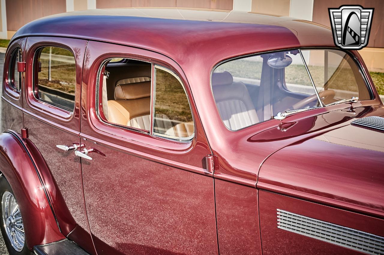 1936 Pontiac Sedan