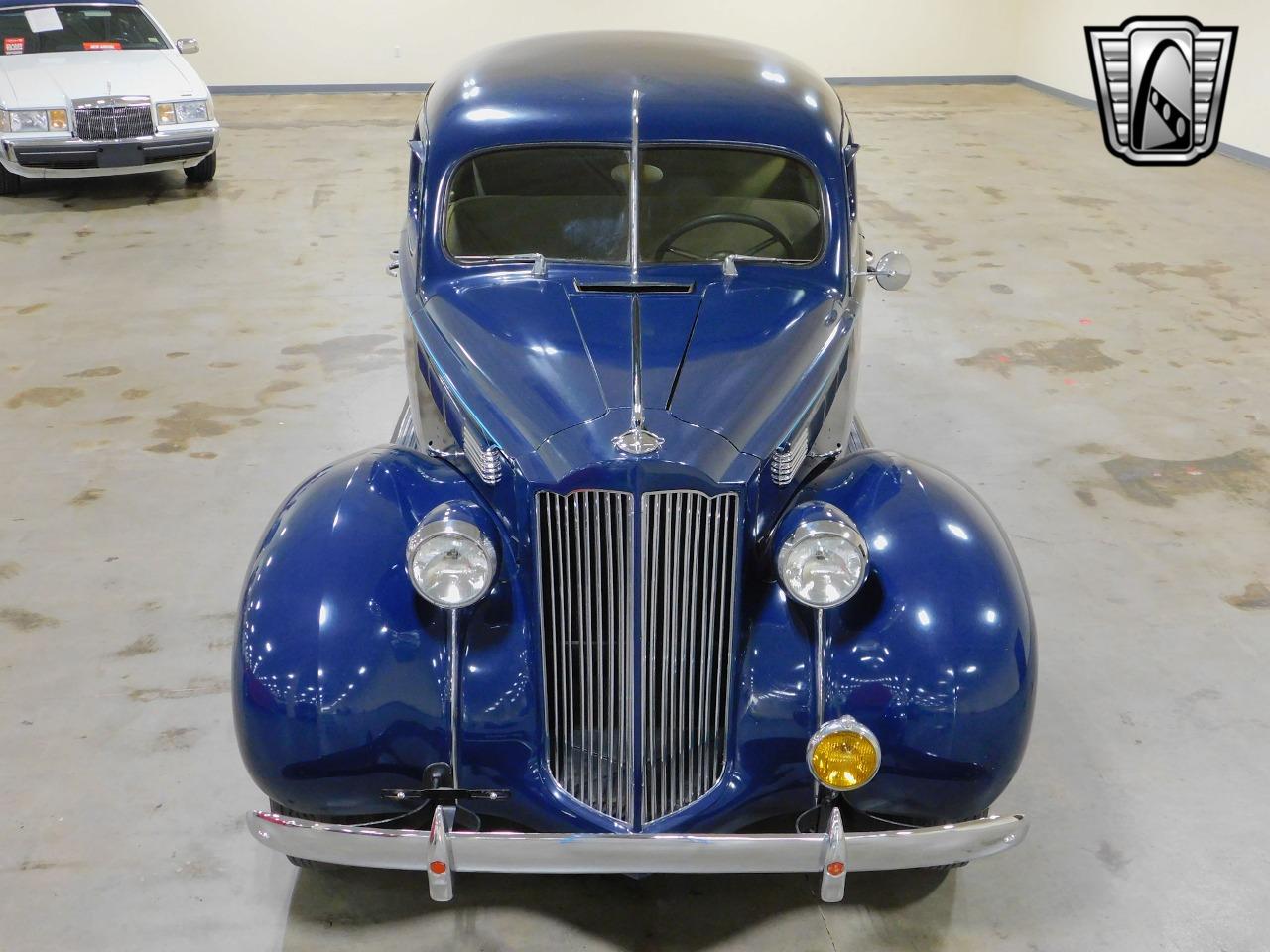 1938 Packard 1600