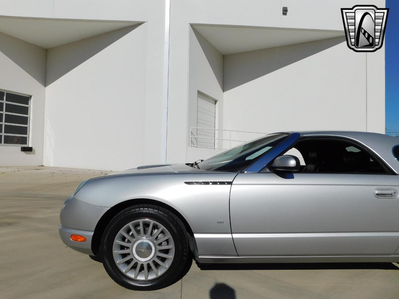 2004 Ford Thunderbird