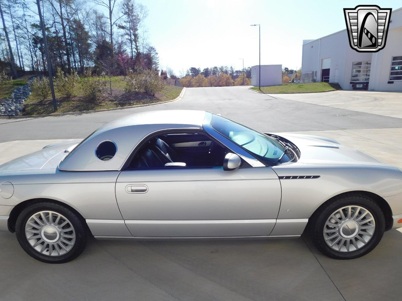 2004 Ford Thunderbird