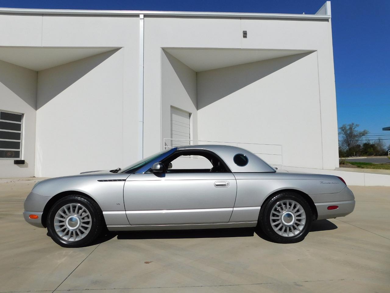 2004 Ford Thunderbird