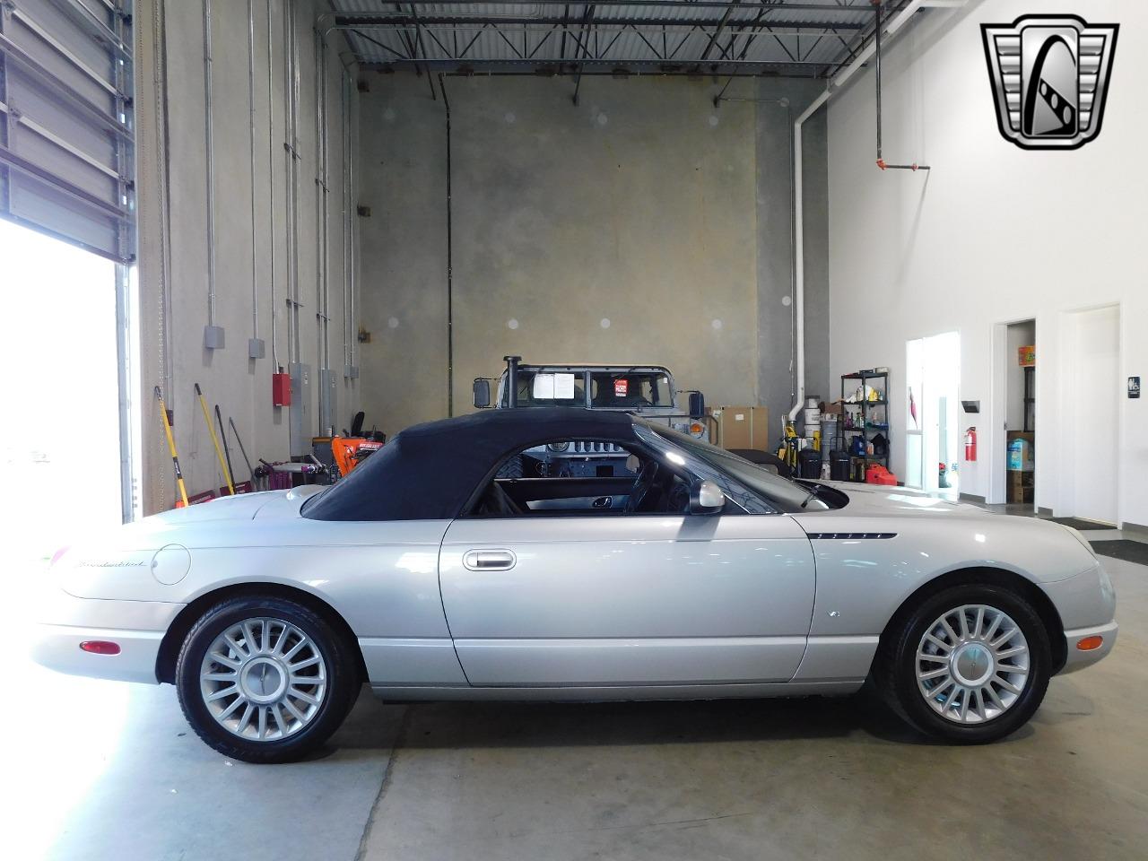 2004 Ford Thunderbird