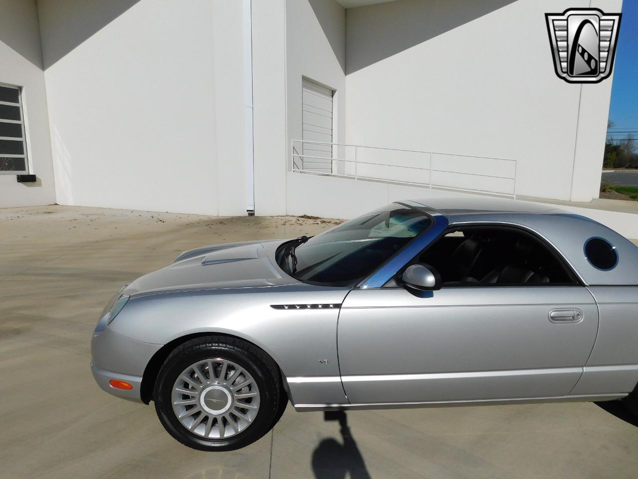 2004 Ford Thunderbird