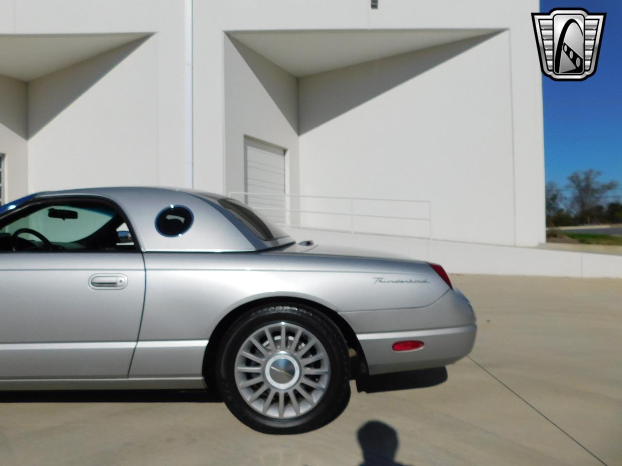 2004 Ford Thunderbird