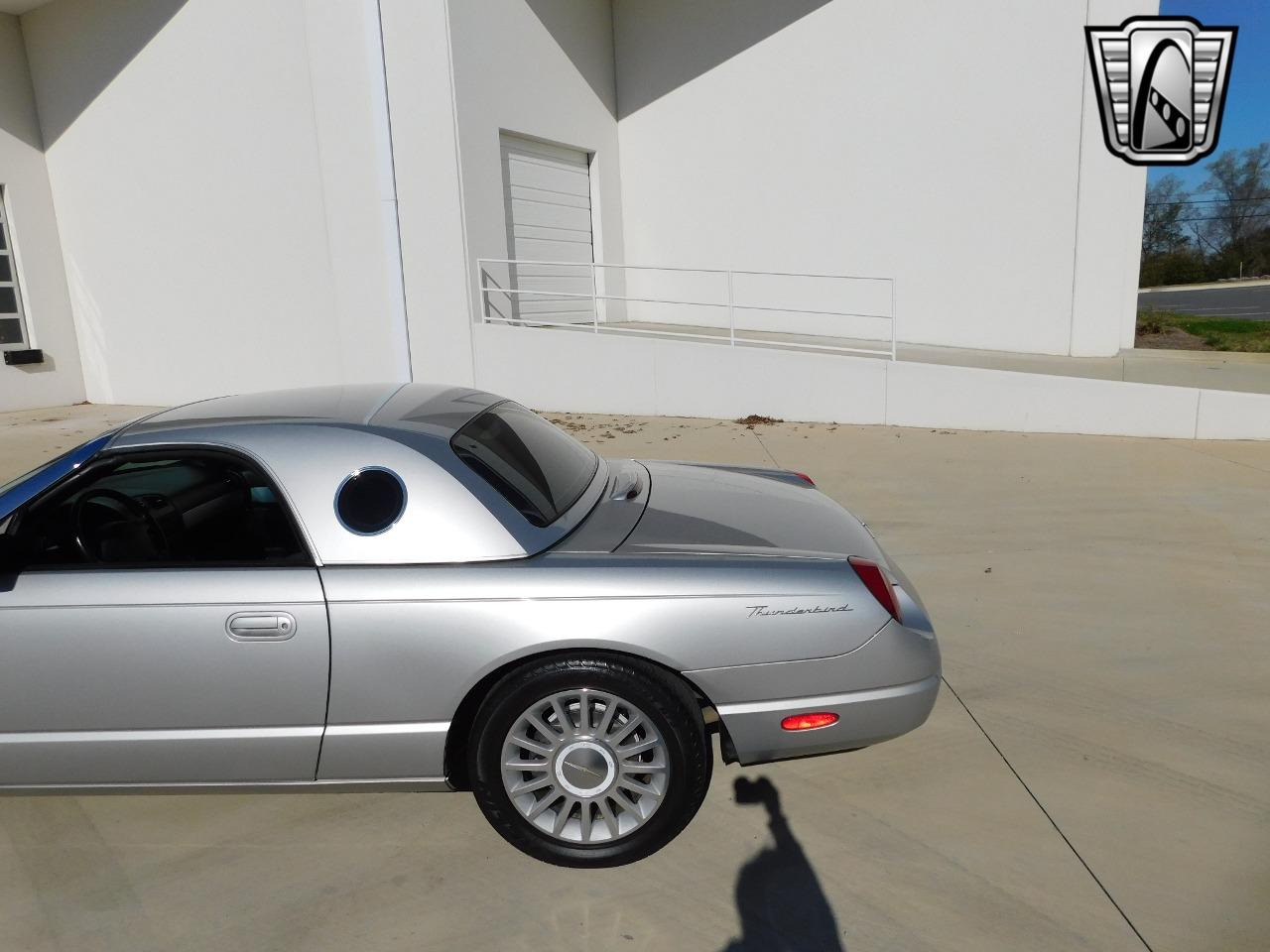 2004 Ford Thunderbird