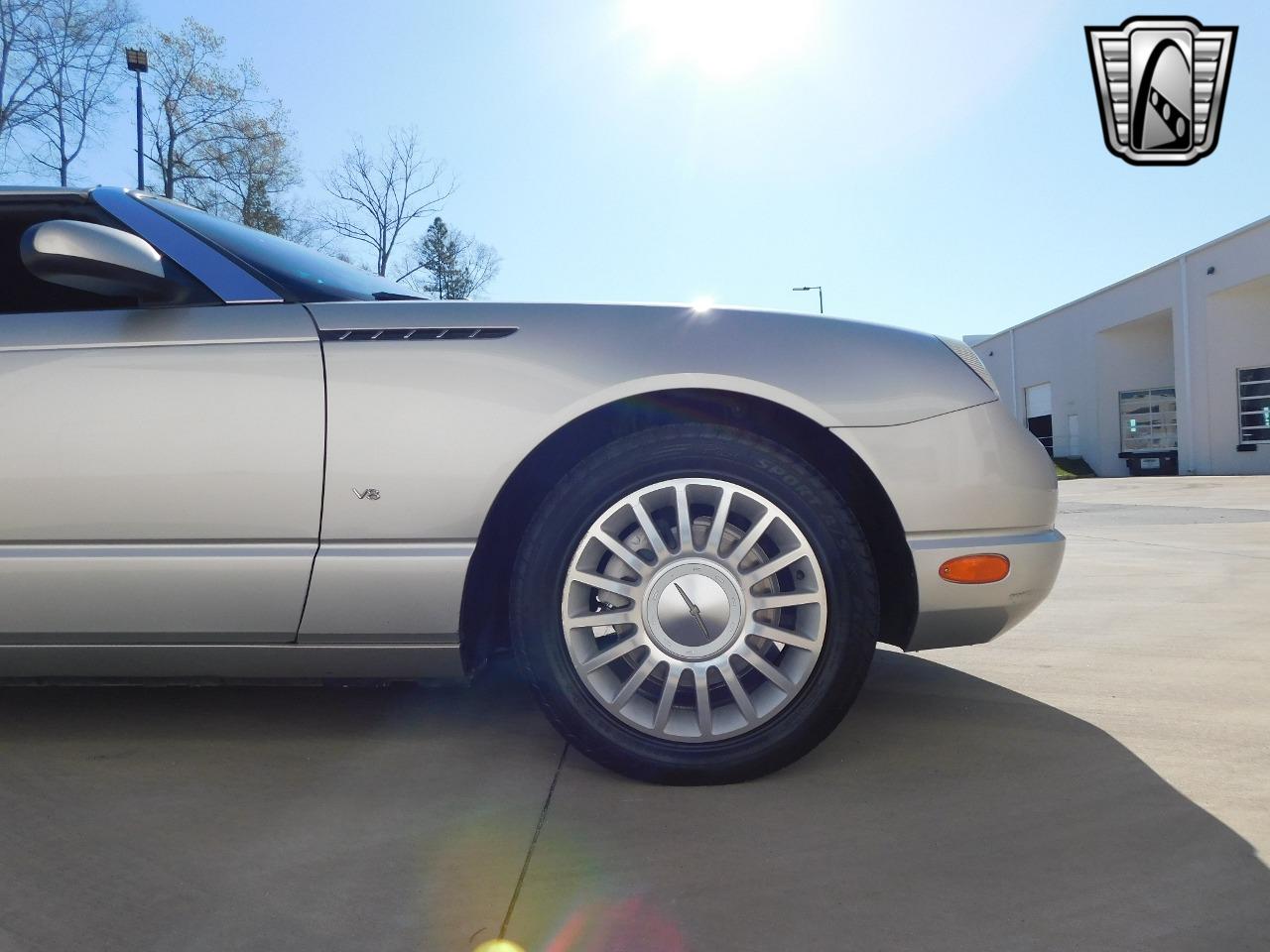 2004 Ford Thunderbird