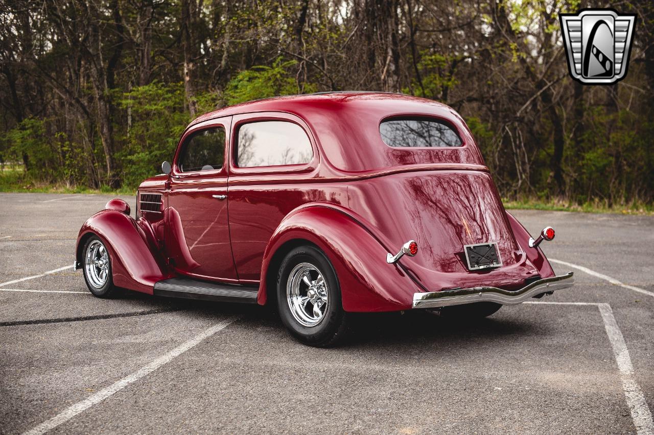 1936 Ford Deluxe