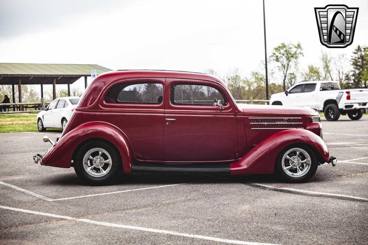 1936 Ford Deluxe