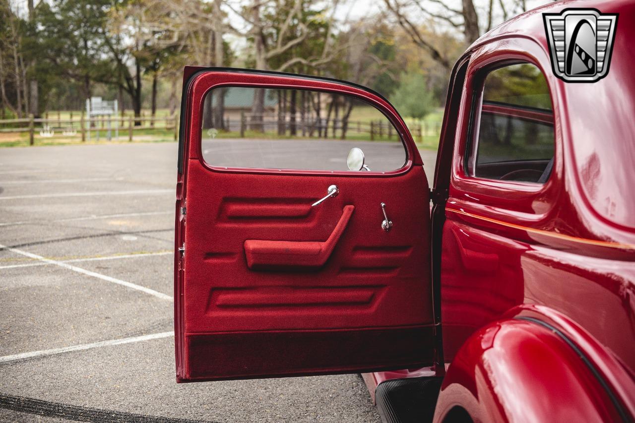 1936 Ford Deluxe