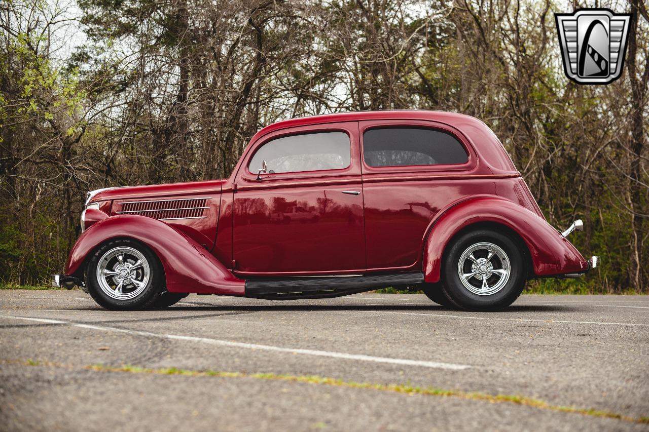 1936 Ford Deluxe