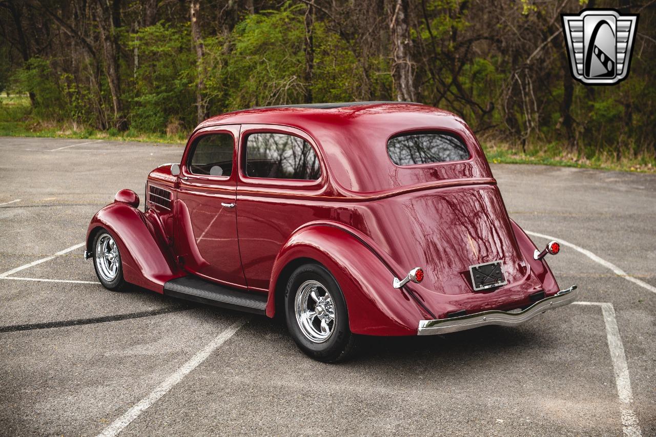 1936 Ford Deluxe