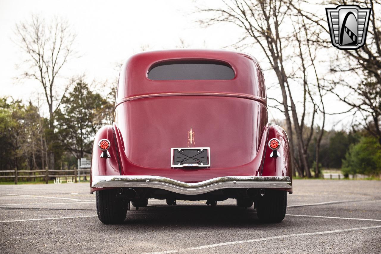 1936 Ford Deluxe