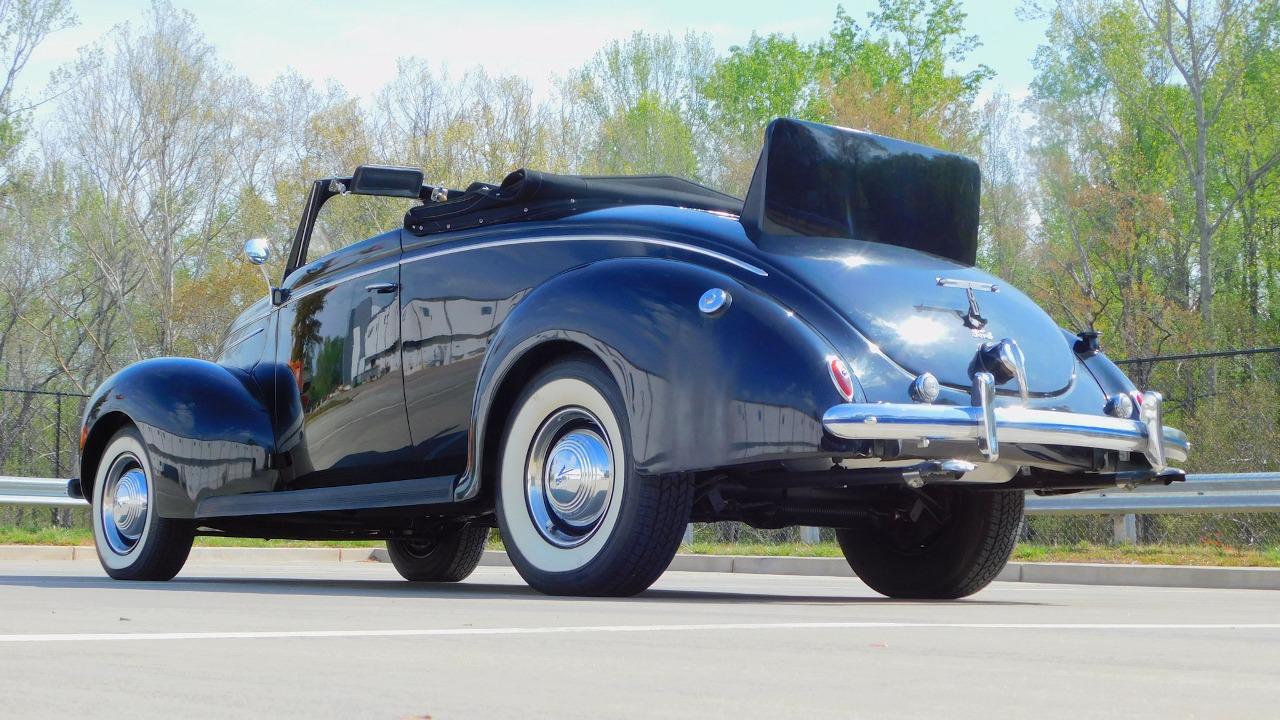 1939 Ford Deluxe